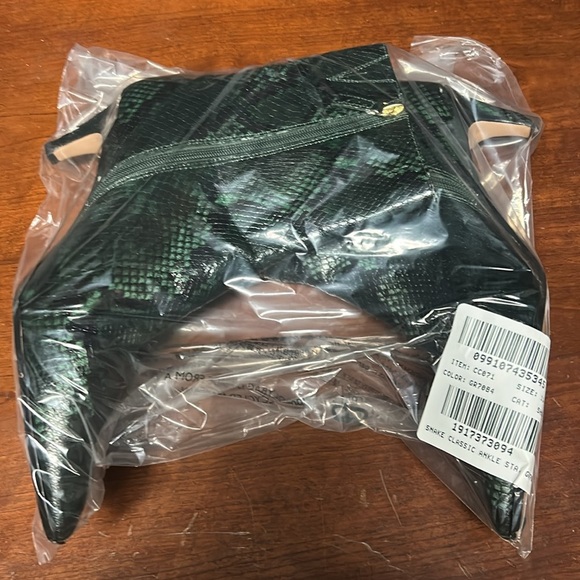 J Crew used Stevie ankle boots in snake-embossed Italian leather CC071 - Picture 3 of 5